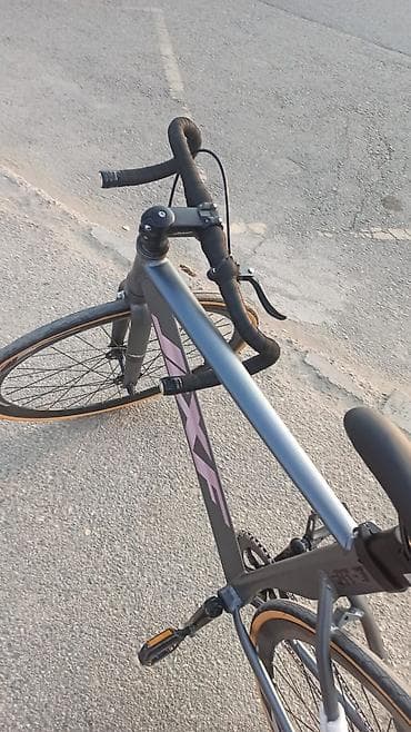 Шоссейный велосипед, Рама M (156 - 178 см) at lalafo.kg Шоссейный велосипед, Рама M (156 - 178 см)