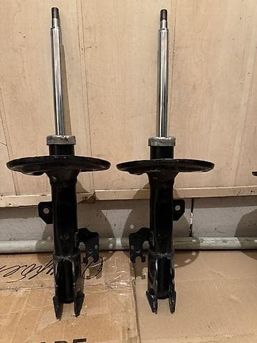 Передний амортизатор, Комплект амортизаторов Toyota 2007 г., Япония at lalafo.kg Передний амортизатор, Комплект амортизаторов Toyota 2007 г., Япония