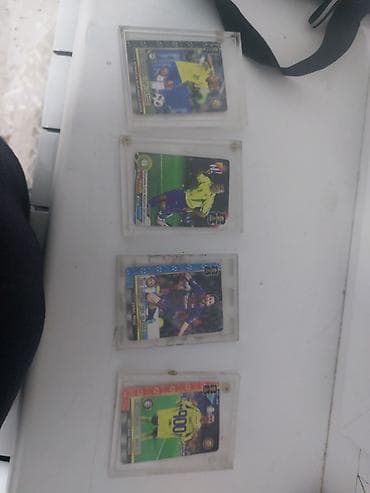 Коллекционные футбольные карточки (4 шт.) в защитных пластиковых at lalafo.kg Коллекционные футбольные карточки (4 шт.) в защитных пластиковых