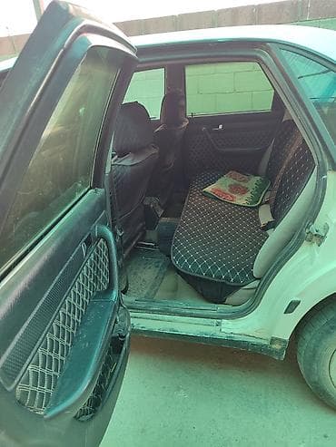 Автомобильная задняя часть салона с установленными аксессуарами. - at lalafo.kg Автомобильная задняя часть салона с установленными аксессуарами. -