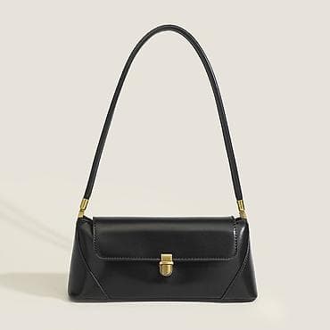 Женская сумка-багет с длинной ручкой - Форма: прямоугольный багет at lalafo.kg Женская сумка-багет с длинной ручкой - Форма: прямоугольный багет