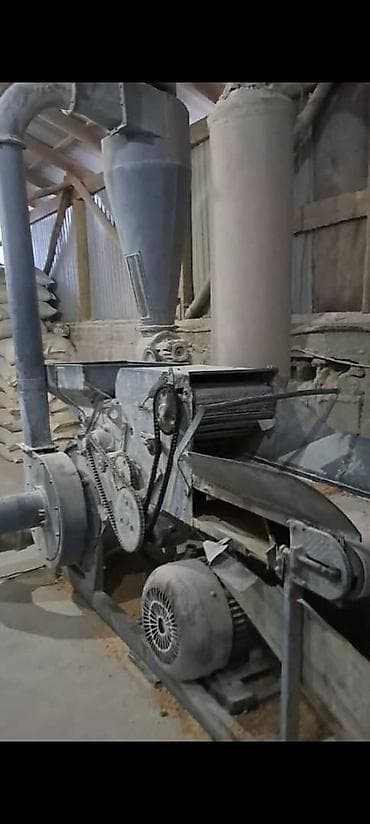 Дробилка/щепорез с подающим транспортером и циклонным пылеотделением at lalafo.kg Дробилка/щепорез с подающим транспортером и циклонным пылеотделением