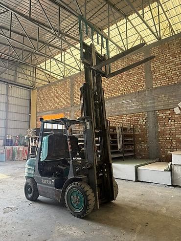 Погрузчик, Caterpillar, Вилочный at lalafo.kg Погрузчик, Caterpillar, Вилочный