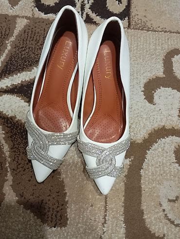 Туфли, 38, Новый, цвет - Белый at lalafo.kg — 1 Туфли, 38, Новый, цвет - Белый — 1