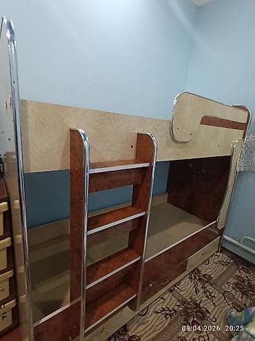 Двухъярусная детская кровать, ЛДСП, цвет - Коричневый at lalafo.kg Двухъярусная детская кровать, ЛДСП, цвет - Коричневый