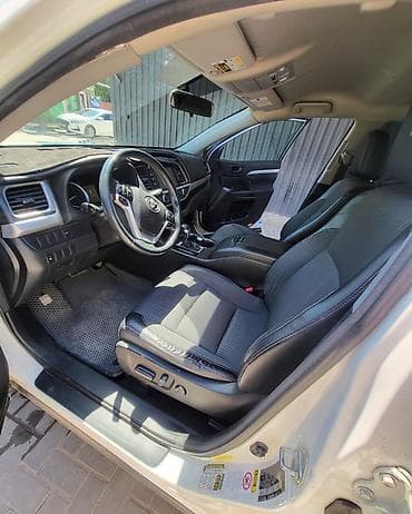 Toyota Highlander: 2016 г., 3.5 л, Автомат, Бензин, Кроссовер at lalafo.kg Toyota Highlander: 2016 г., 3.5 л, Автомат, Бензин, Кроссовер