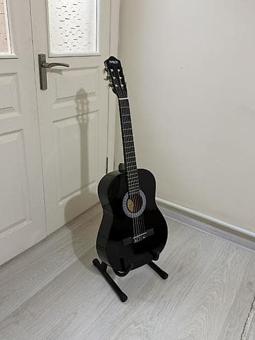 Срочно продается классическая гитара 39 размер в идеальном новом at lalafo.kg Срочно продается классическая гитара 39 размер в идеальном новом