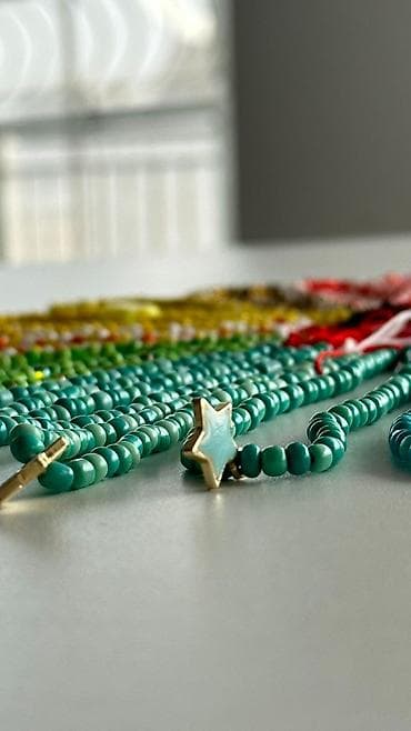 Изделия из бисера подвески на телефон, кольца, ожерелья и многое at lalafo.kg Изделия из бисера подвески на телефон, кольца, ожерелья и многое