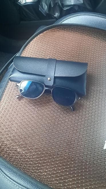 Солнцезащитные очки очки, Унисекс, Прямоугольные, Линзы антибликовые at lalafo.kg Солнцезащитные очки очки, Унисекс, Прямоугольные, Линзы антибликовые