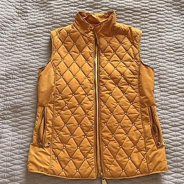 Стёганый женский жилет без рукавов - Цвет: горчично‑жёлтый - Размер at lalafo.kg Стёганый женский жилет без рукавов - Цвет: горчично‑жёлтый - Размер