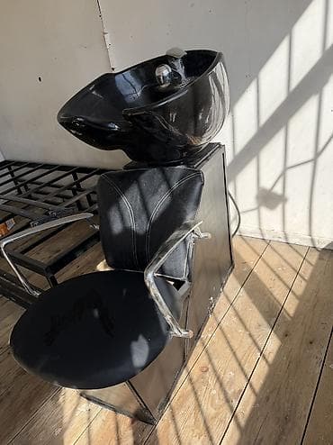 Продаю парикмахерскую мойку,кресла новыеб/у, Реклайнер новый at lalafo.kg Продаю парикмахерскую мойку,кресла новыеб/у, Реклайнер новый