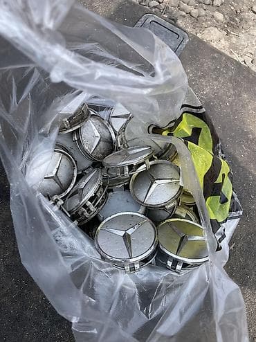 Колпачки мерседеса оригинал at lalafo.kg Колпачки мерседеса оригинал