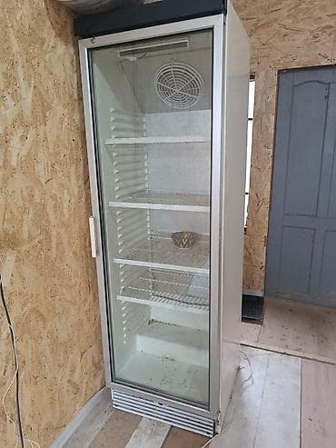 Витринный холодильник работает отлично адрес селекции ориентировочно 4 at lalafo.kg Витринный холодильник работает отлично адрес селекции ориентировочно 4