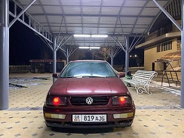 Volkswagen Vento: 1994 г., 1.6 л, Механика, Бензин, Седан at lalafo.kg Volkswagen Vento: 1994 г., 1.6 л, Механика, Бензин, Седан