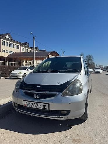 Honda Fit: 2001 г., Бензин, Седан at lalafo.kg Honda Fit: 2001 г., Бензин, Седан