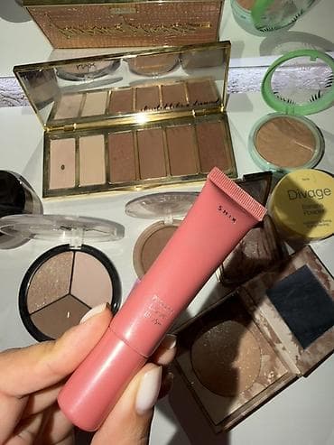 Жидкие румяна-иллюминатор KIKO Milano Days in Bloom, оттенок 02 - at lalafo.kg Жидкие румяна-иллюминатор KIKO Milano Days in Bloom, оттенок 02 -