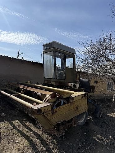 Картошка отургузгучтар: Самоходная зерноуборочная/кормоуборочная косилка (жатка с кабиной lalafo.kg да — 6 Картошка отургузгучтар: Самоходная зерноуборочная/кормоуборочная косилка (жатка с кабиной — 6