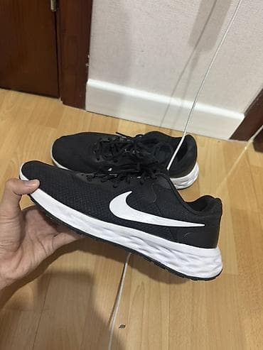 Мужские кроссовки, 43, Nike, Б/у, цвет - Черный, Самовывоз at lalafo.kg Мужские кроссовки, 43, Nike, Б/у, цвет - Черный, Самовывоз