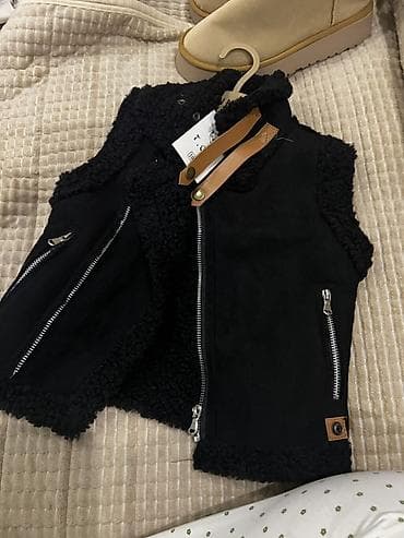 Детская утепленная жилетка-байкер из эко-замши с шерпа-подкладкой at lalafo.kg Детская утепленная жилетка-байкер из эко-замши с шерпа-подкладкой