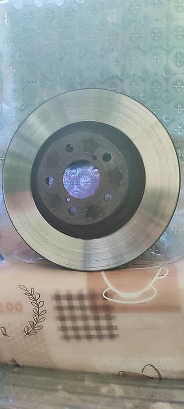 Предний тормозной диск Subaru 2012 г., Б/у, Оригинал, Япония at lalafo.kg Предний тормозной диск Subaru 2012 г., Б/у, Оригинал, Япония