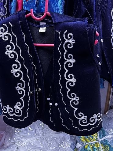 Другие жилеты цвет - Синий at lalafo.kg Другие жилеты цвет - Синий