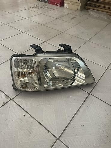 Передняя правая фара Honda 2000 г., Б/у, Оригинал, Япония at lalafo.kg Передняя правая фара Honda 2000 г., Б/у, Оригинал, Япония