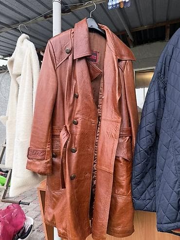 Пальто, Тренчкот, Осень-весна, По колено, Двубортная модель, L at lalafo.kg Пальто, Тренчкот, Осень-весна, По колено, Двубортная модель, L