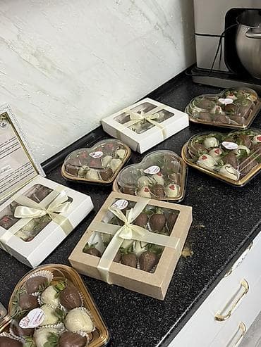 LED гирляндалар: Клубника в шоколаде — праздничные наборы в подарочных коробках. - lalafo.kg да — 6 LED гирляндалар: Клубника в шоколаде — праздничные наборы в подарочных коробках. - — 6