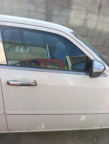 Chrysler: Chrysler 300C: 2004 г., 3.5 л, Автомат, Бензин, Седан lalafo.kg да — 3 Chrysler: Chrysler 300C: 2004 г., 3.5 л, Автомат, Бензин, Седан — 3