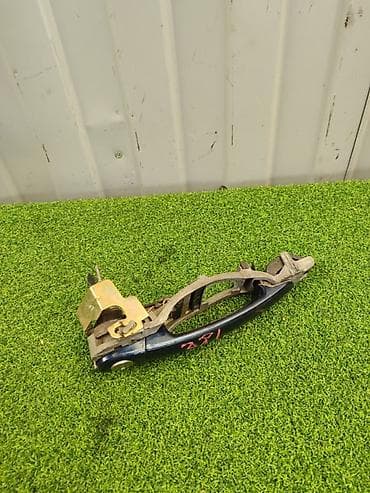 Ручка двери наружная для Volkswagen Passat B5+ (рестайлинг), двигатель at lalafo.kg Ручка двери наружная для Volkswagen Passat B5+ (рестайлинг), двигатель