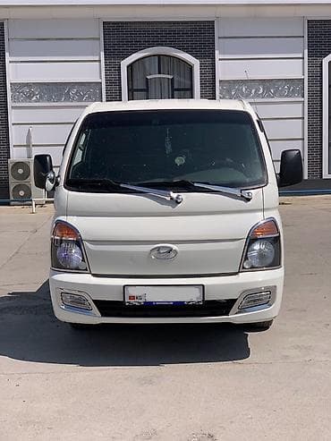 Легкий грузовик, Hyundai, Стандарт, 3 т, Б/у at lalafo.kg Легкий грузовик, Hyundai, Стандарт, 3 т, Б/у
