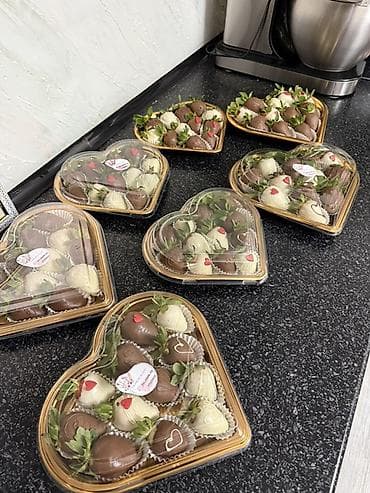 LED гирляндалар: Клубника в шоколаде — праздничные наборы в подарочных коробках. - lalafo.kg да — 7 LED гирляндалар: Клубника в шоколаде — праздничные наборы в подарочных коробках. - — 7