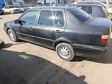 Volkswagen Vento: 1994 г., Механика, Бензин, Седан at lalafo.kg Volkswagen Vento: 1994 г., Механика, Бензин, Седан