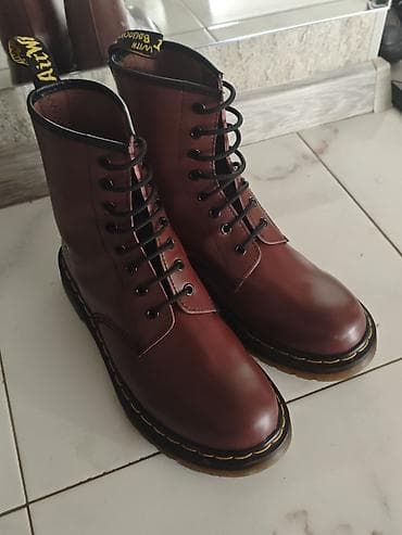 Ботинки доктор мартинс состояние новые пару раз сходи и все .причина at lalafo.kg Ботинки доктор мартинс состояние новые пару раз сходи и все .причина
