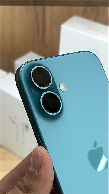 IPhone 16, Б/у, 128 ГБ, Голубой, 89 % at lalafo.kg IPhone 16, Б/у, 128 ГБ, Голубой, 89 %