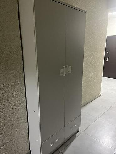 Двухдверный шкаф для одежды с выдвижными ящиками - Материал: ЛДСП. - at lalafo.kg Двухдверный шкаф для одежды с выдвижными ящиками - Материал: ЛДСП. -