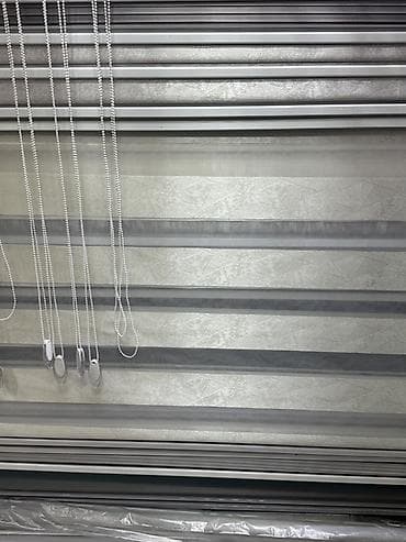 Рулонные шторы день-ночь (зебра), серо-серебристый оттенок. - lalafo.kg да Рулонные шторы день-ночь (зебра), серо-серебристый оттенок. -