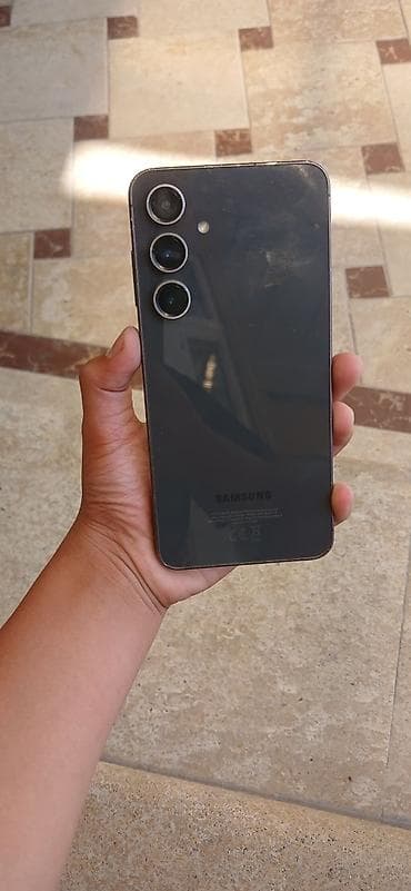Samsung Galaxy S24 FE, Б/у, 256 ГБ, цвет - Серый, 2 SIM at lalafo.kg Samsung Galaxy S24 FE, Б/у, 256 ГБ, цвет - Серый, 2 SIM
