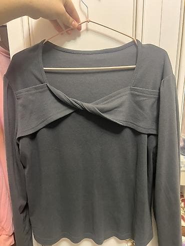 Женский лонгслив с оригинальной драпировкой - Цвет: графитово‑серый - at lalafo.kg Женский лонгслив с оригинальной драпировкой - Цвет: графитово‑серый -