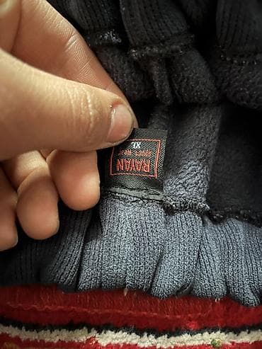 Баардык кийимдер сатылат двойка спортивный, джинсы, футболка, худи at lalafo.kg — 9 Баардык кийимдер сатылат двойка спортивный, джинсы, футболка, худи — 9