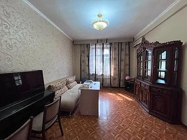 3 комнаты, 72 м², Золотой квадрат Сталинка, 2 этаж, Косметический ремонт at lalafo.kg 3 комнаты, 72 м², Золотой квадрат Сталинка, 2 этаж, Косметический ремонт
