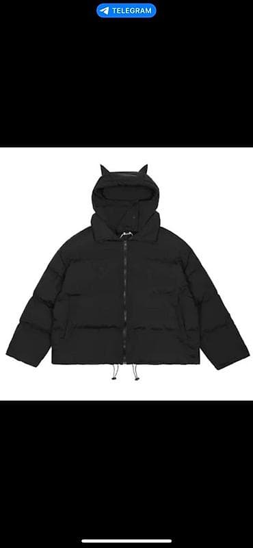 Черная утепленная куртка-пуховик с капюшоном и декоративными «ушками» at lalafo.kg Черная утепленная куртка-пуховик с капюшоном и декоративными «ушками»