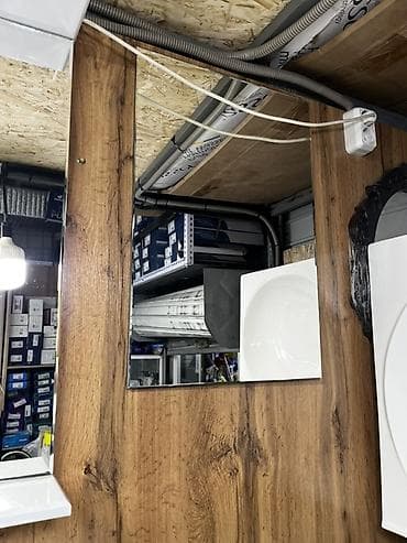 Настенное зеркало прямоугольной формы без рамы. - Материал at lalafo.kg Настенное зеркало прямоугольной формы без рамы. - Материал