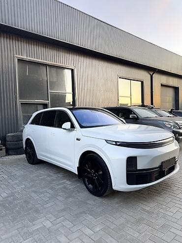 Lixiang L7: 2023 г., 1.5 л, Гибрид, Кроссовер at lalafo.kg Lixiang L7: 2023 г., 1.5 л, Гибрид, Кроссовер