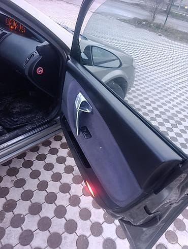 Nissan Primera: 2005 г., 1.6 л, Механика, Бензин, Седан at lalafo.kg — 7 Nissan Primera: 2005 г., 1.6 л, Механика, Бензин, Седан — 7