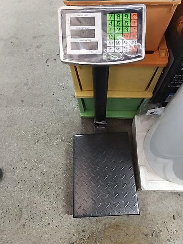 Напольные электронные торговые весы с платформой и стойкой с at lalafo.kg Напольные электронные торговые весы с платформой и стойкой с