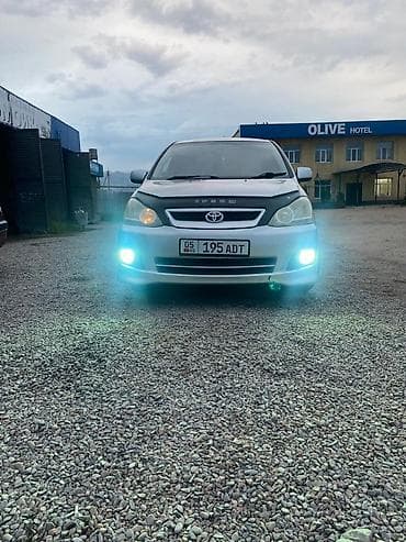 Toyota Ipsum: 2004 г., 2.4 л, Автомат, Бензин, Минивэн at lalafo.kg Toyota Ipsum: 2004 г., 2.4 л, Автомат, Бензин, Минивэн