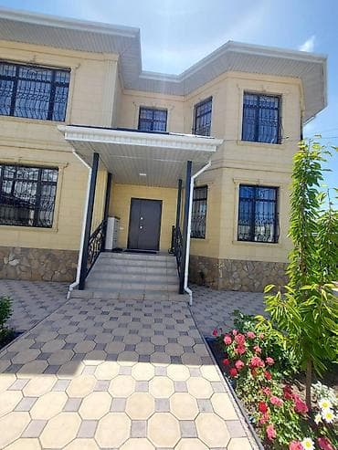 Продается двухэтажный загородный дом с ухоженным двором и ландшафтным at lalafo.kg Продается двухэтажный загородный дом с ухоженным двором и ландшафтным