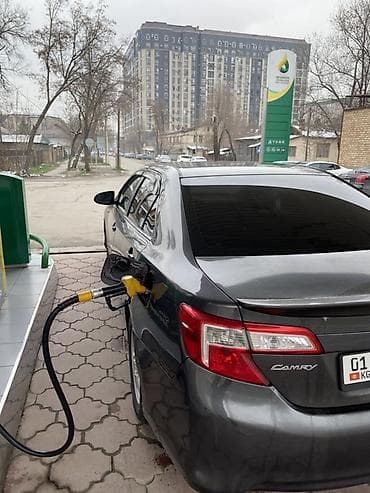 Toyota Camry: 2014 г., 2.5 л, Автомат, Гибрид, Седан at lalafo.kg Toyota Camry: 2014 г., 2.5 л, Автомат, Гибрид, Седан