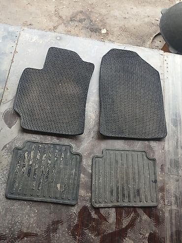 Плоские Резиновые Полики Для салона Hyundai, цвет - Черный, Б/у, Самовывоз at lalafo.kg Плоские Резиновые Полики Для салона Hyundai, цвет - Черный, Б/у, Самовывоз